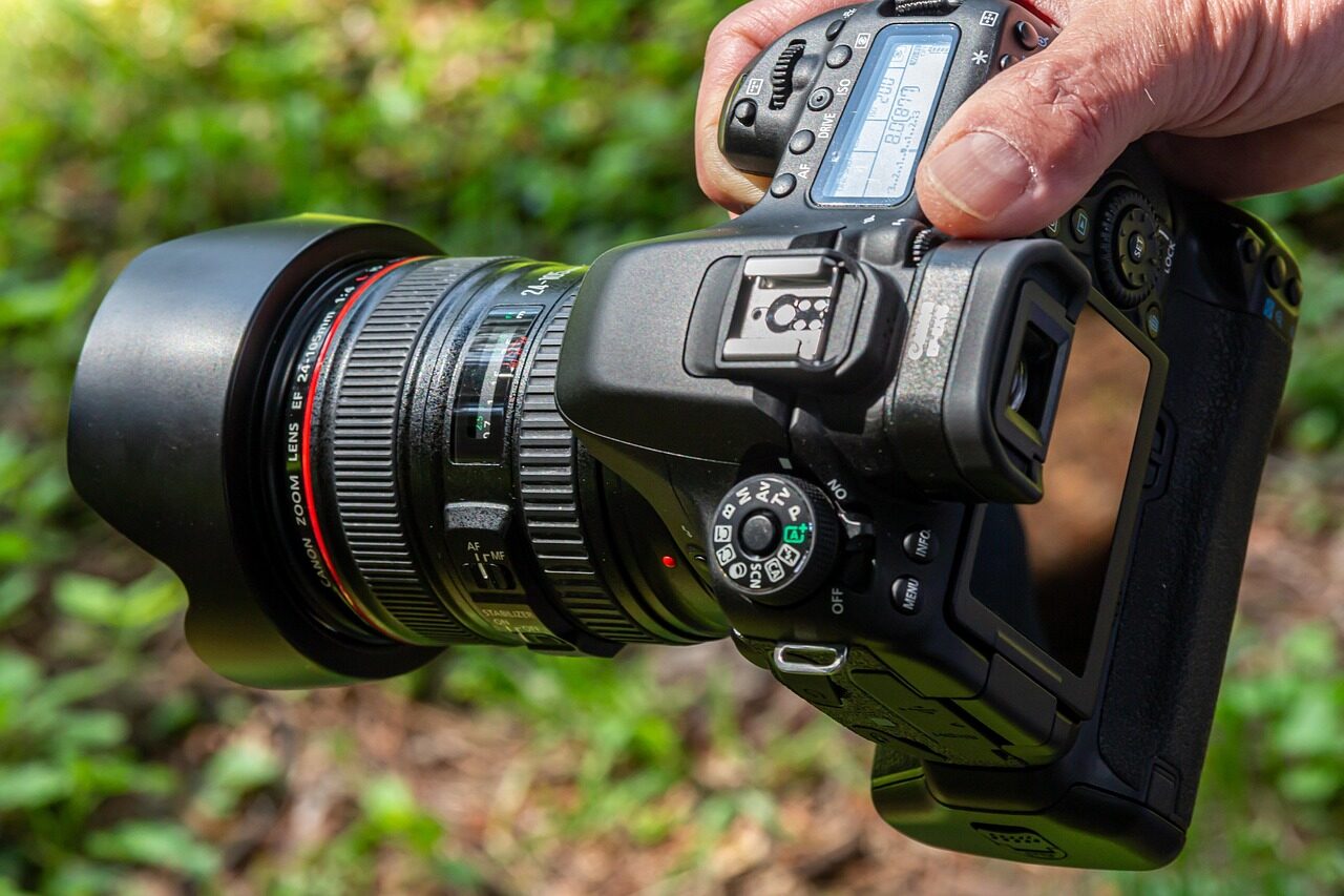 camera, slr, keep, technology, photography, photo camera, taking photos, digital camera, digital, photo, canon, lens, zoom lens, camera lens, dslr, equipment, canon, canon, dslr, dslr, dslr, dslr, dslr